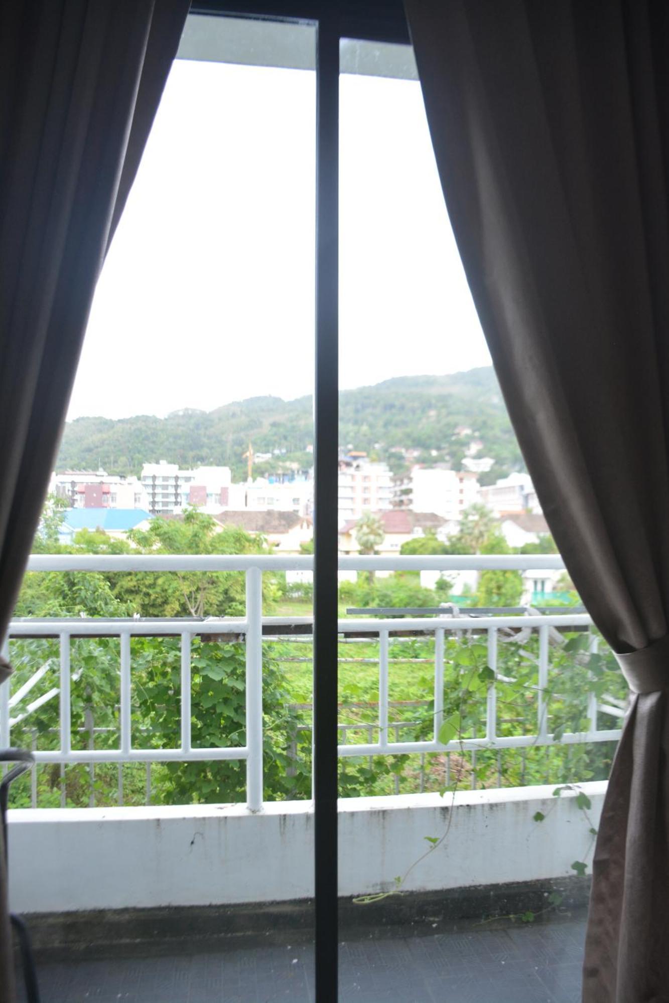 Chilli Salza Patong Hotel Exterior foto