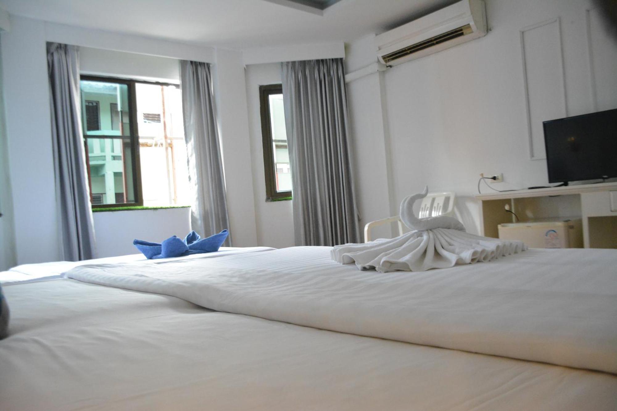 Chilli Salza Patong Hotel Exterior foto