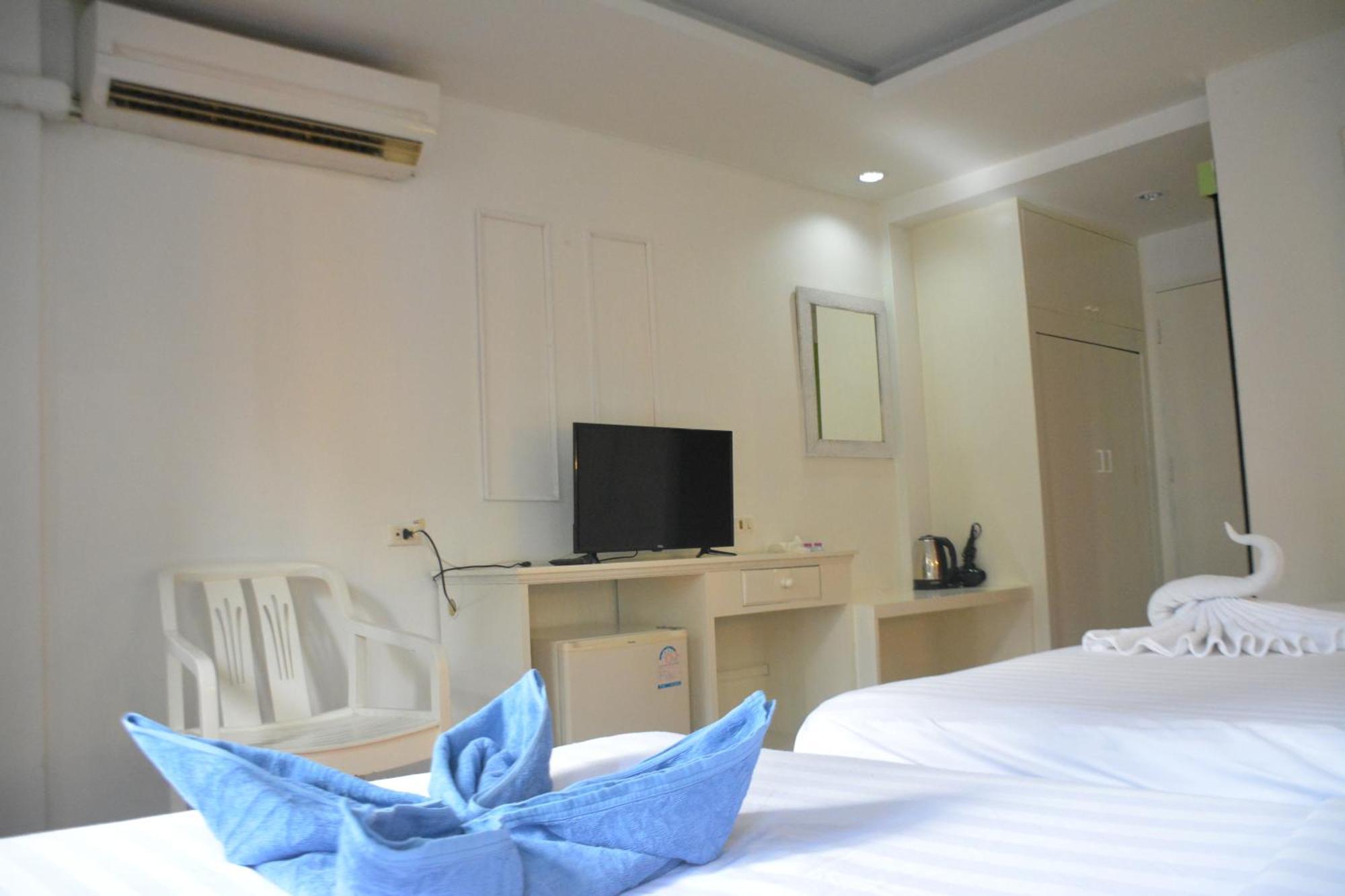 Chilli Salza Patong Hotel Exterior foto